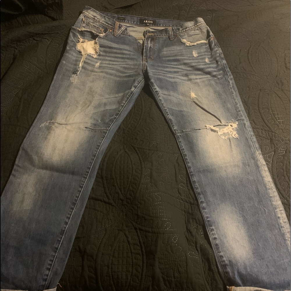 Distressed AKOO SIXE 40 men’s jeans